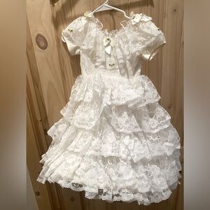 Vintage white flower girl dress with hoop. No tag but probably girls size 5